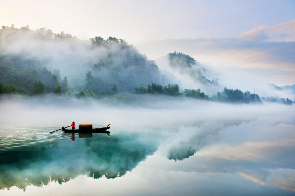 EBET易博驾驶员何忠胜拾金不昧闪亮东江湖