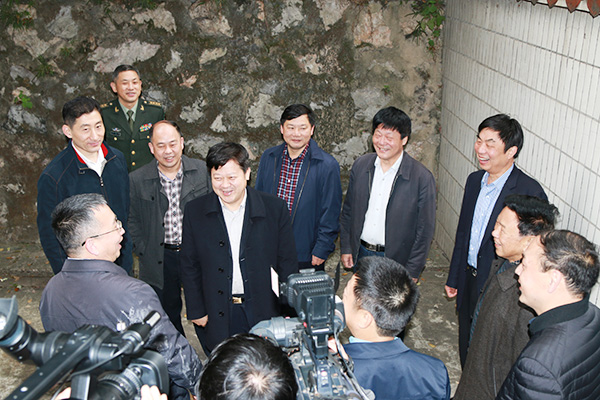 刘志仁亲临EBET易博走访慰问军转干部国防建设二等功臣侯尚德