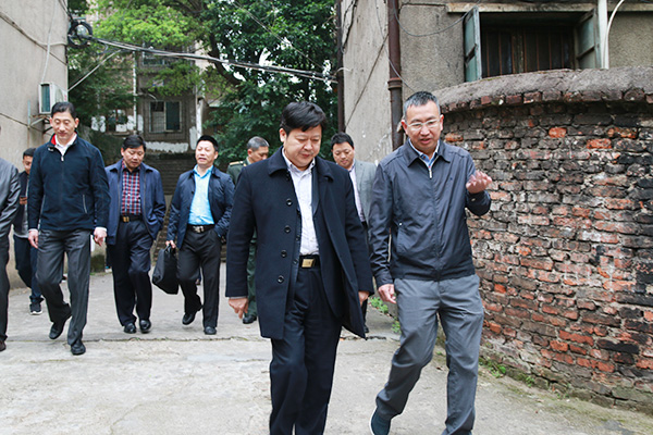 刘志仁亲临EBET易博走访慰问军转干部国防建设二等功臣侯尚德